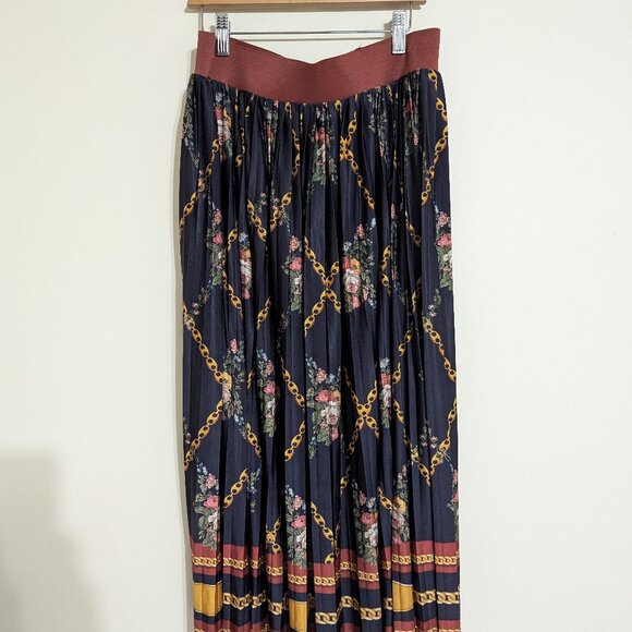 Zara Floral Chain Print Pleated Plisse Midi Skirt - Large - Picture 2 of 3